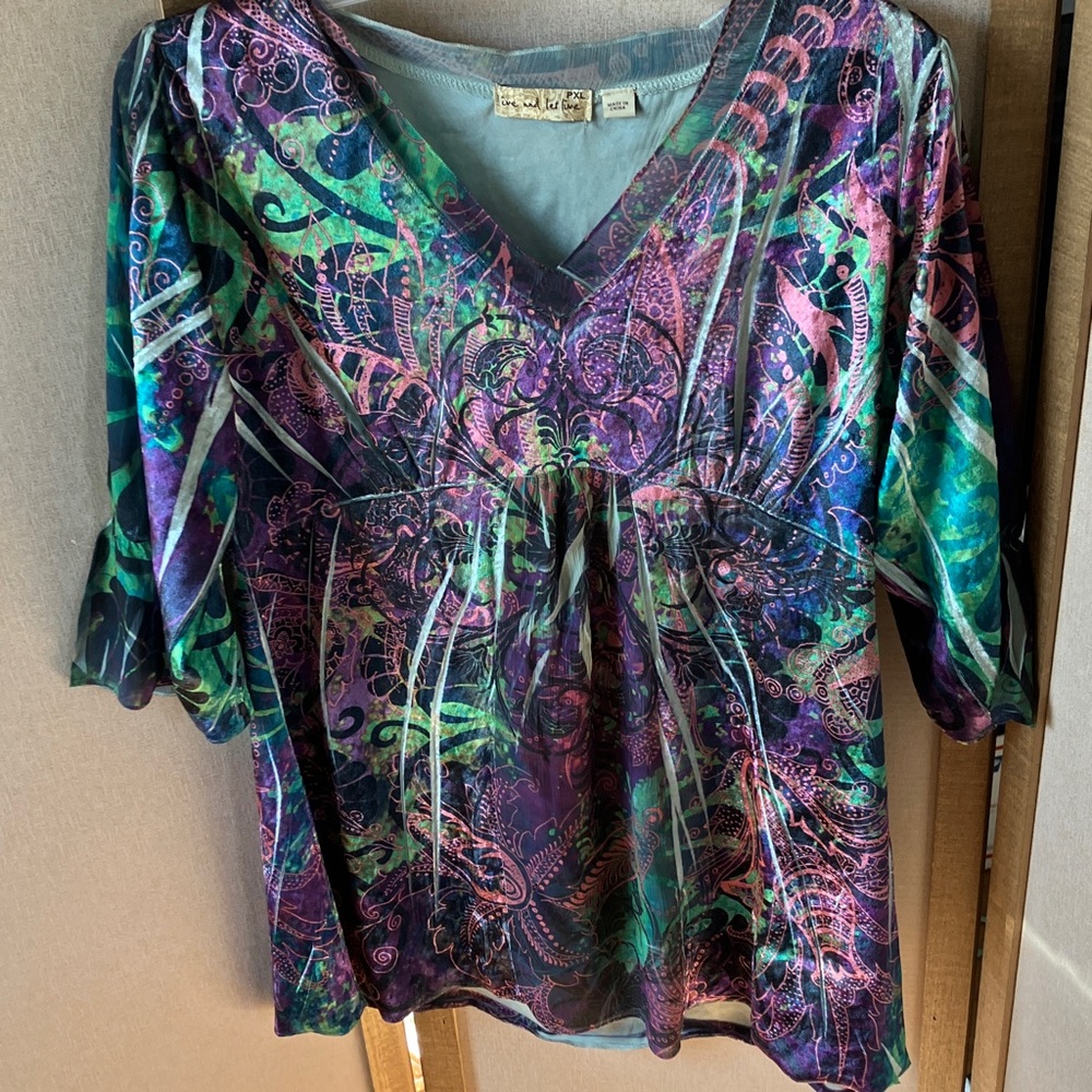 FINAL MARKDOWN Live and Let Live Multicolor Abstract Blouse pxl